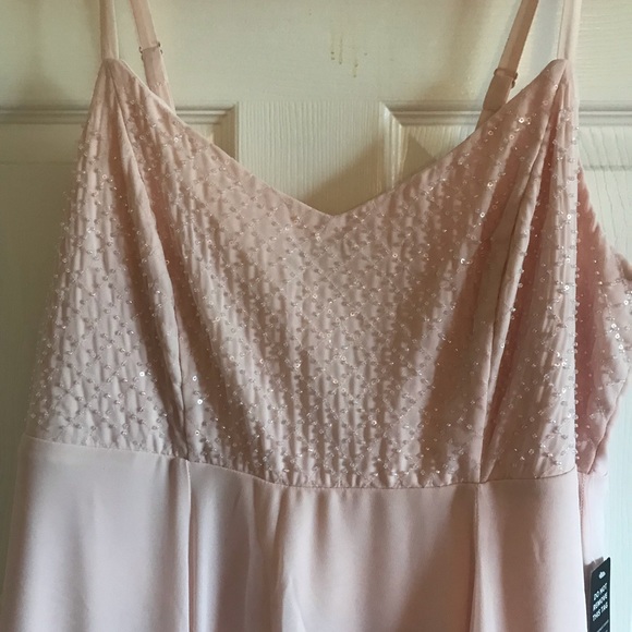 Special occasion gown - Picture 2 of 3